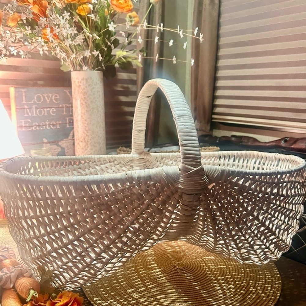 vintage "buttocks" or gathering basket. 23”